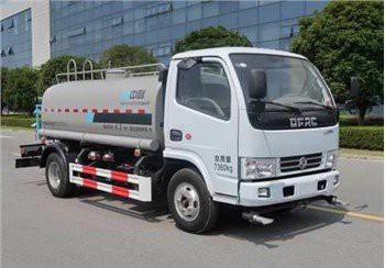 Cisterna na vodu s hmotnosťou 7 ton